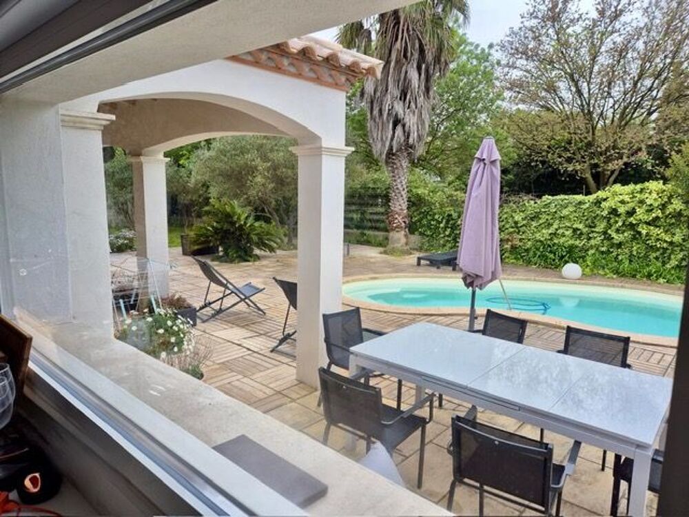 Villa avec piscine au calme