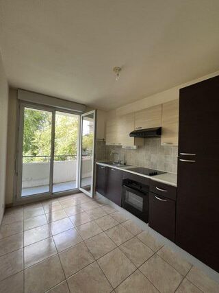 Appartement à louer 3 pièces 70 m²