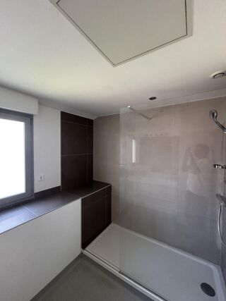  Appartement à louer 4 pièces 75 m²