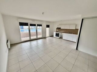  Appartement à louer 4 pièces 84 m² Fagnieres