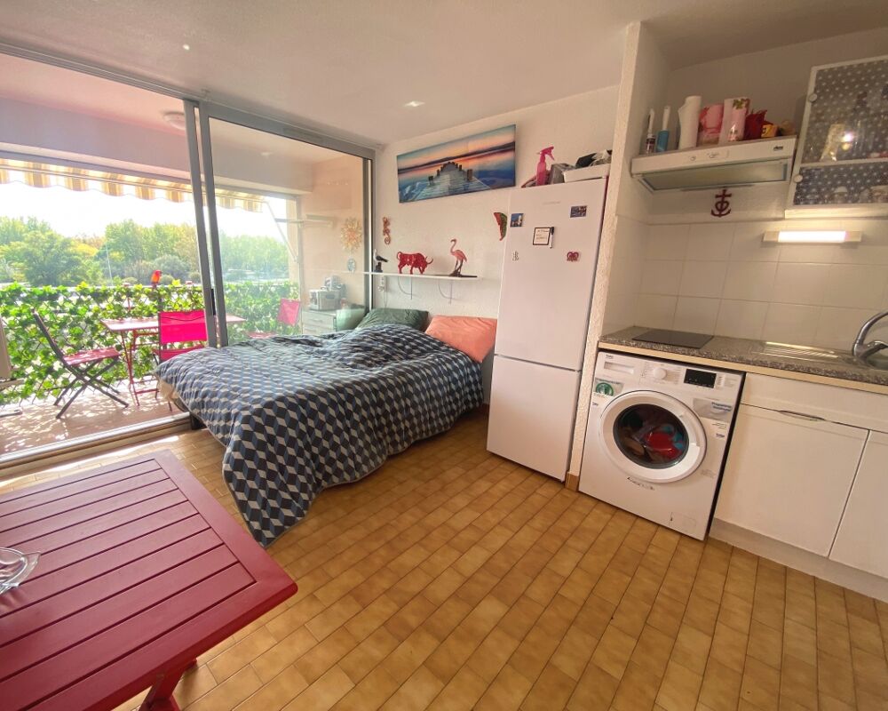 Studio Cabine + PARKING