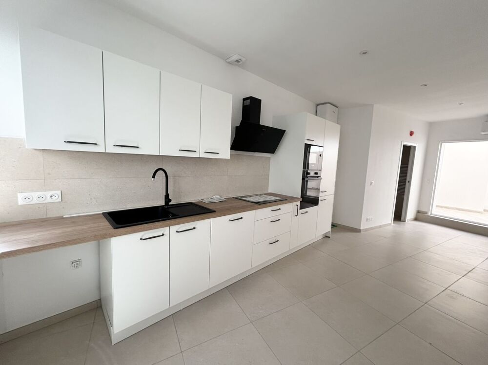 Location Appartement Studio entièrement neuf + cour Le grau du roi