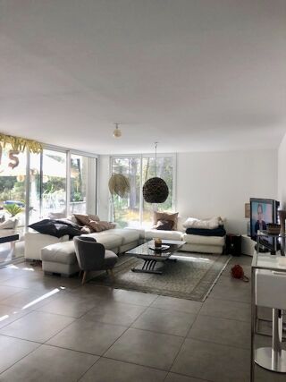  Maison à louer 5 pièces 161 m²