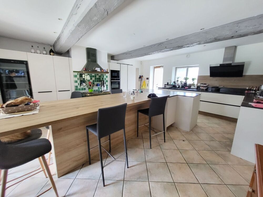 Maison terrain et dépendances