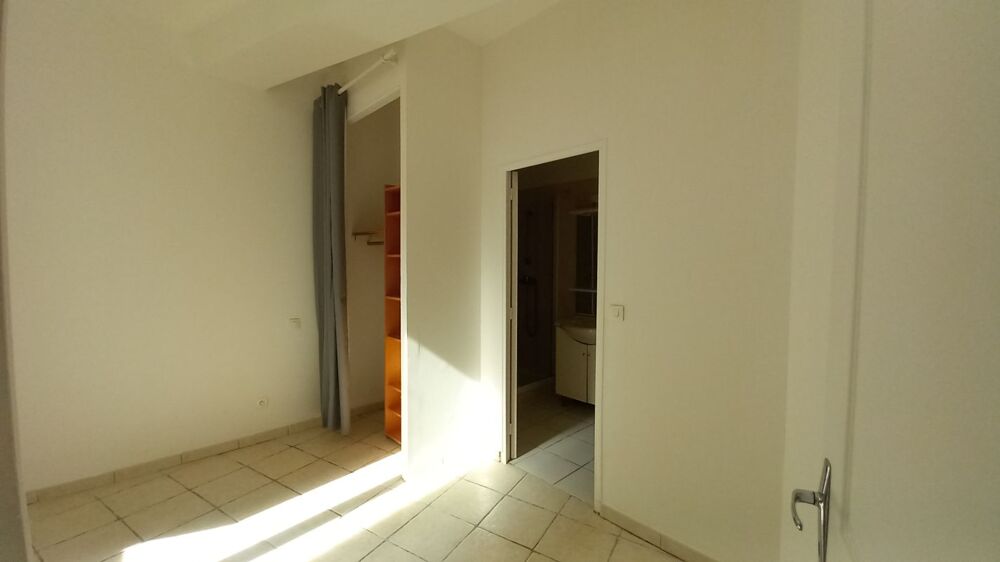 Location Appartement 2 Pièces plus mezzanine Nimes