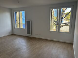  Appartement à louer 3 pièces 72 m²