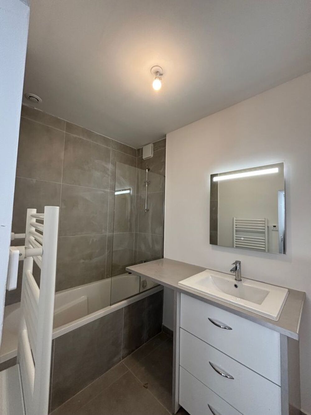 Location Appartement 3 Pièces Nimes