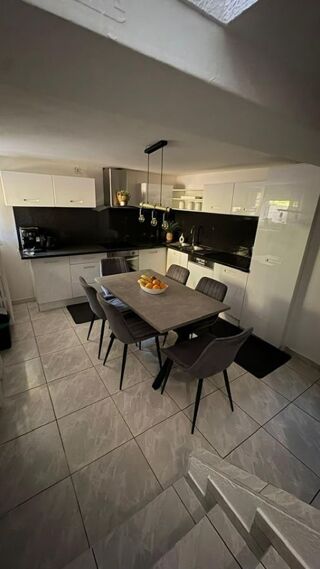  Immeuble � vendre 12 pi�ces 250 m�