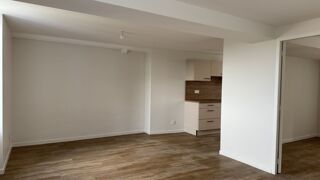  Appartement à louer 4 pièces 76 m²