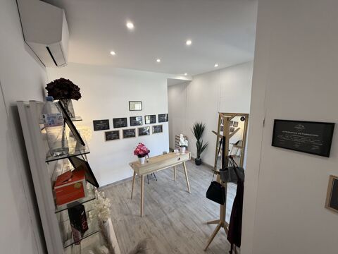 Local commercial Bureau 425 81000 Albi