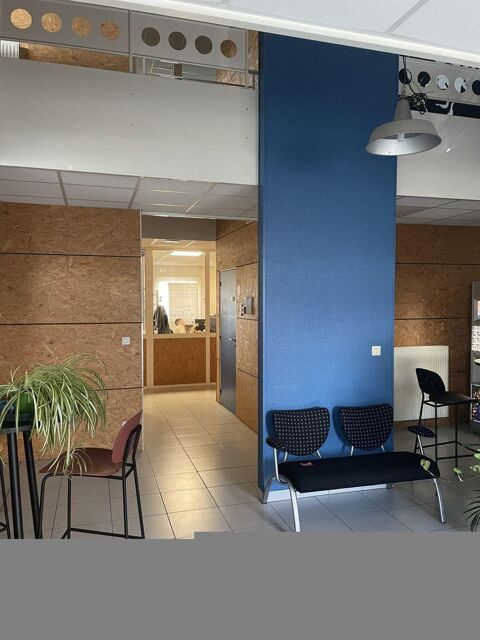 Local commercial Bureau 13920 10600 La chapelle saint luc