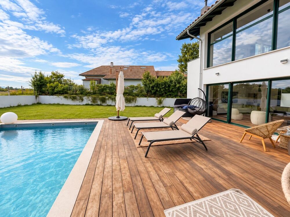 Vente Maison Maison Garage , jardin et piscine Arbonne