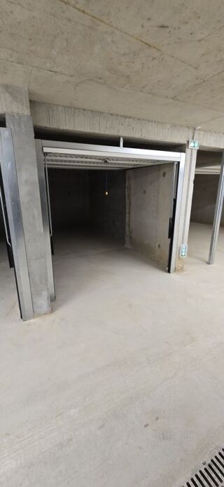  Parking / Garage � louer 1 pi�ce 13 m�