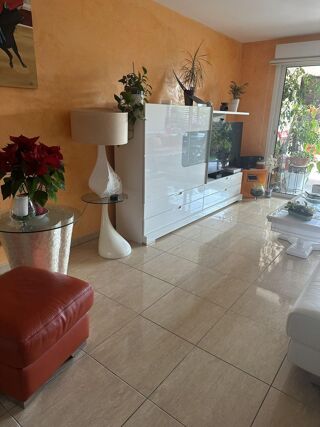  Appartement à louer 3 pièces 85 m²