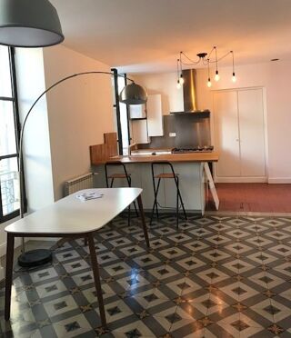  Appartement à louer 4 pièces 92 m²
