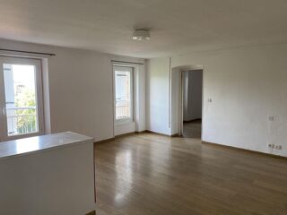  Appartement à louer 3 pièces 81 m²
