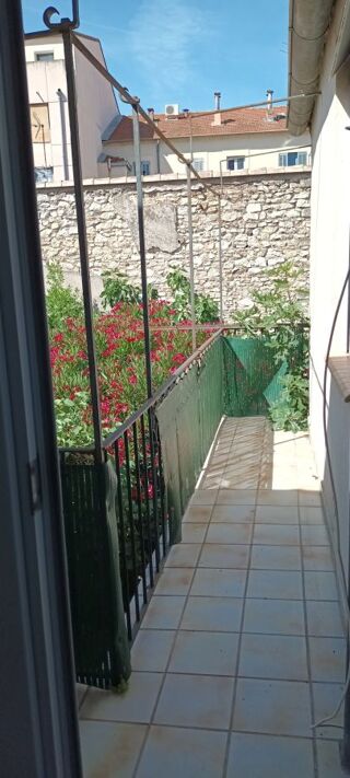  Appartement à louer 6 pièces 122 m²
