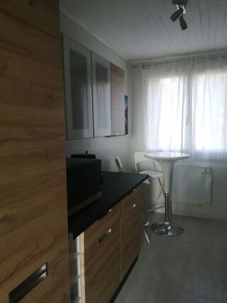 Appartement à louer 3 pièces 56 m²