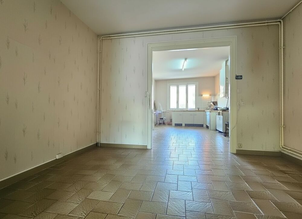 Maison de village avec garage, jardin en exclusivité