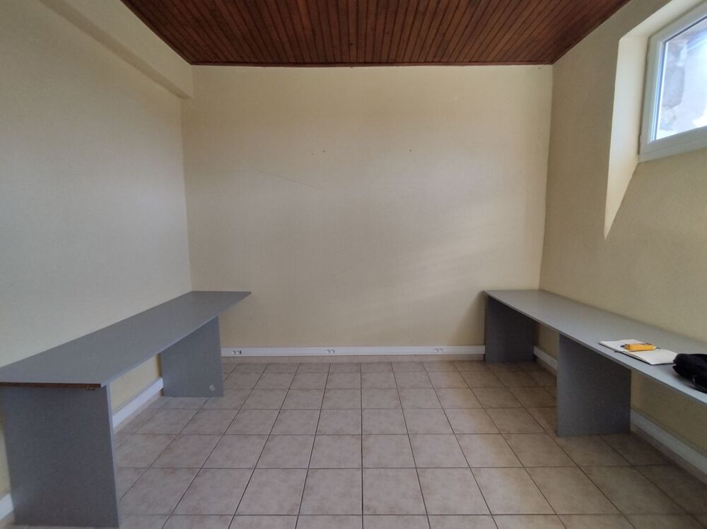   Local commercial Bureau Cahors