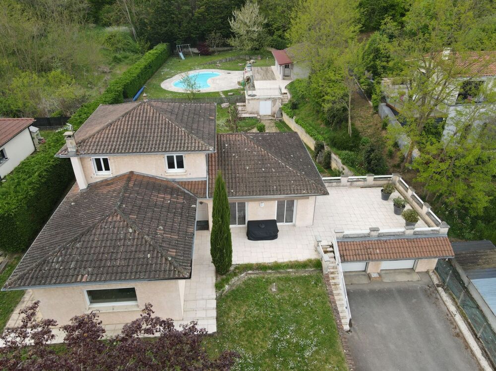 Maison 7 pièces 225 m² · à Frans · 225 m² · 595 000 €