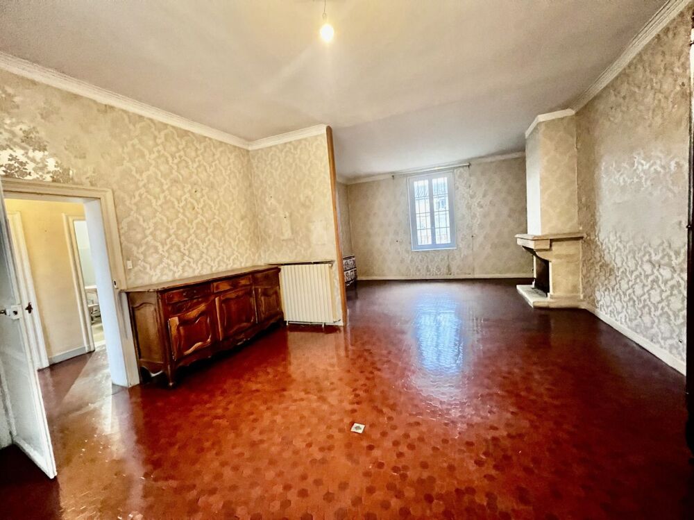 Vente Maison Maison de village avec 2 cours et garage. Saint gilles