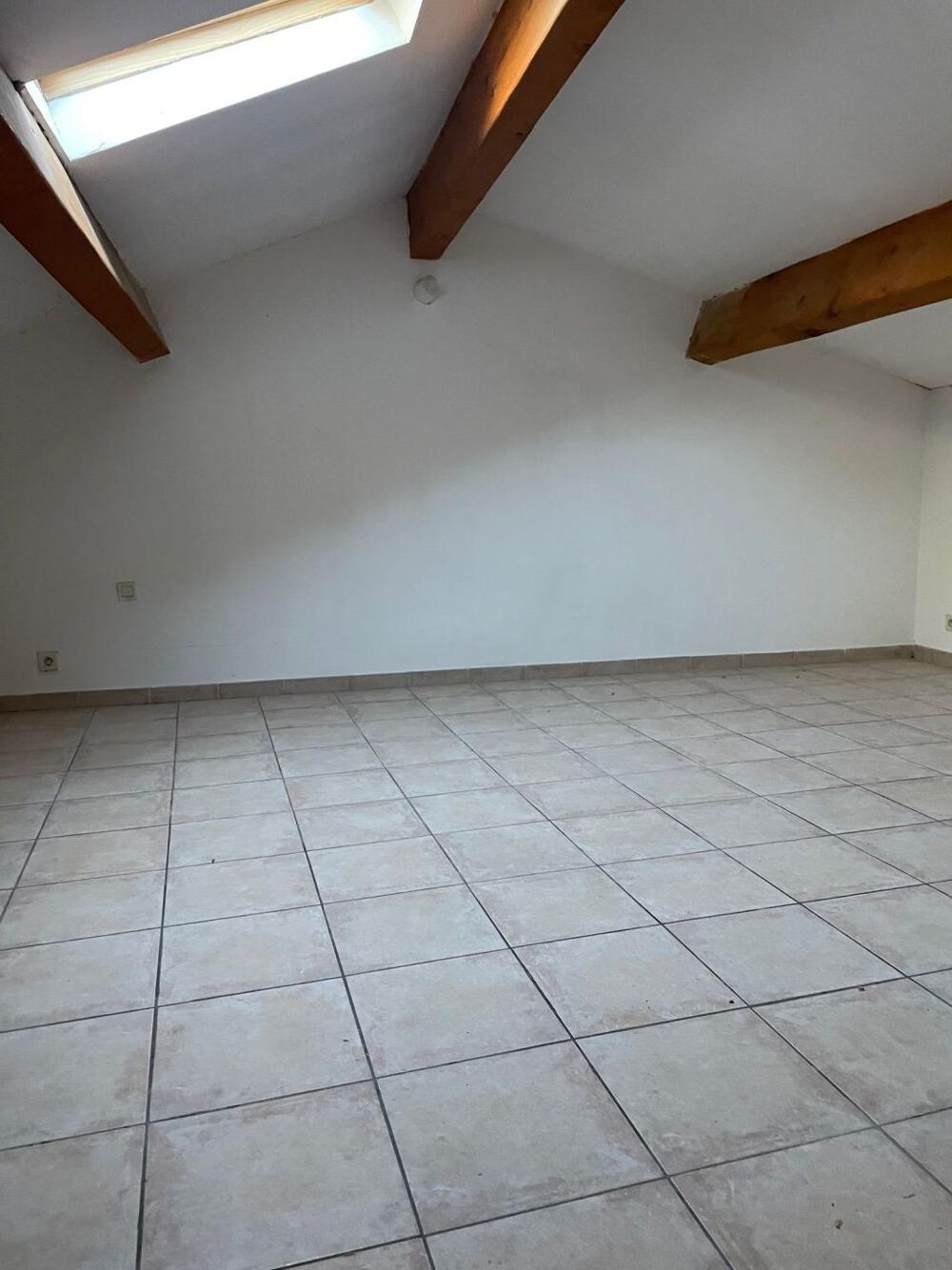 Location Appartement 4 Pièces Les mages