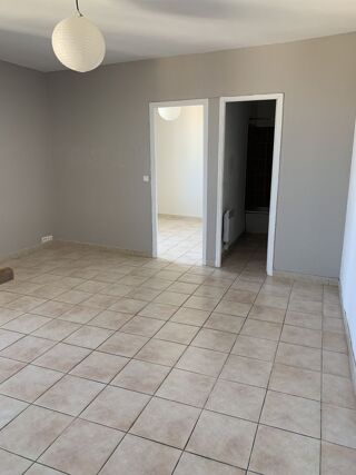  Appartement à louer 2 pièces 35 m²