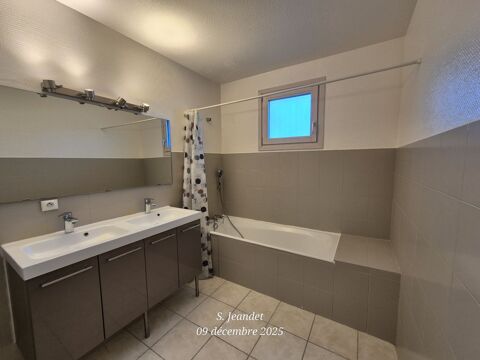  Appartement � louer 3 pi�ces 79 m�