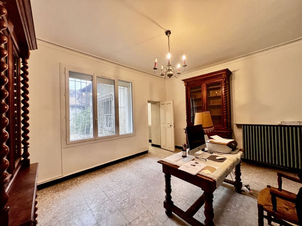 Vente Maison Maison de village avec 2 cours et garage. Saint gilles