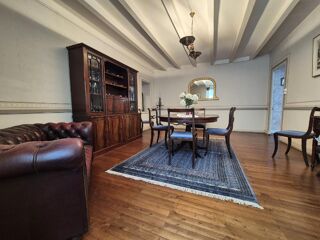 Maison - 7 pi�ce(s) - 208 m�