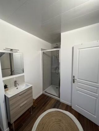 Appartement à louer 2 pièces 82 m²