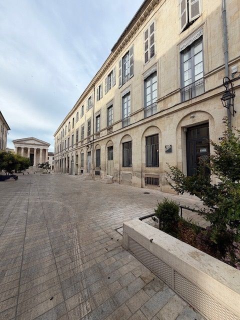 Local d'activit&eacute; 1600 30900 Nimes