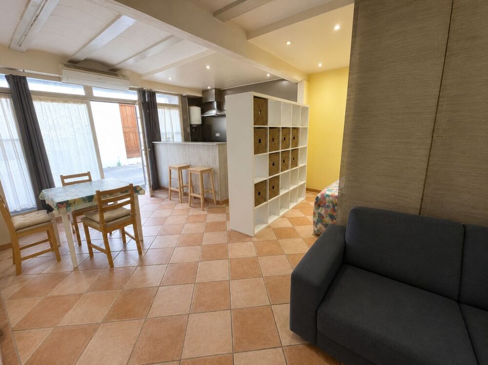 Vente Appartement Studio rdc dans les remparts Aigues mortes