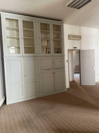   Local commercial Bureau Albi