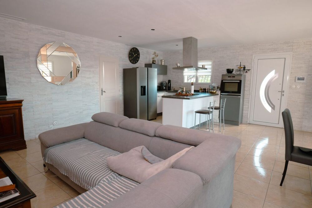 Vente Maison Villa  Villa de plain-pied avec piscine Margon