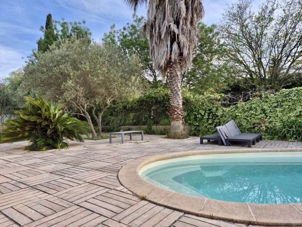 Villa avec piscine au calme