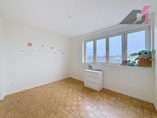  Appartement à louer 4 pièces 74 m²