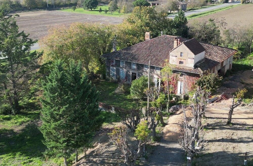 Maison 8 pièces 580 m² · à Castelnau d'Estretefonds · 580 m² · 199 000 €