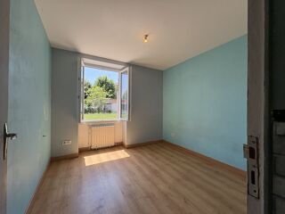  Immeuble à vendre 8 pièces 160 m²
