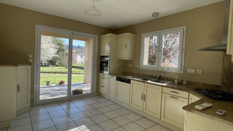   Maison Proche commodit�s Maison - 5 pi�ce(s) - 181 m�