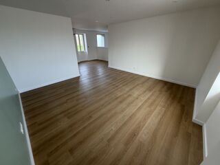  Appartement à louer 3 pièces 96 m²
