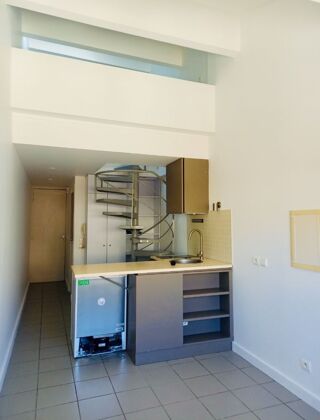  Appartement à louer 2 pièces 35 m²