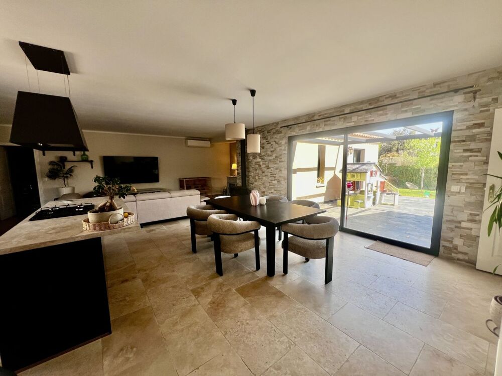 Villa PLAIN PIED AVEC PISCINE