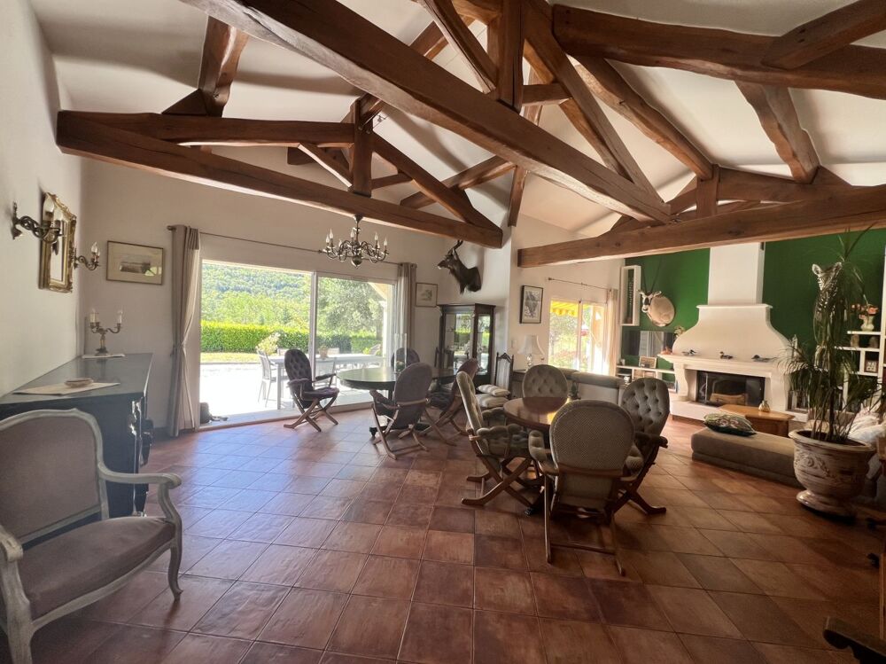 Villa terrain de 2033 m²