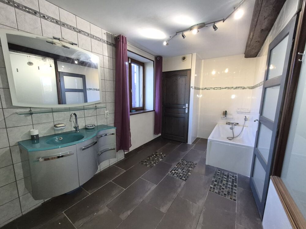 Maison terrain et dépendances