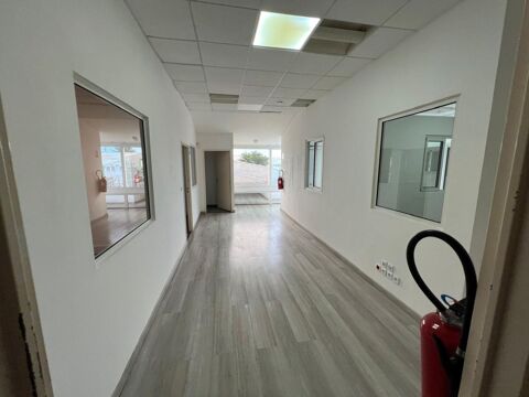 Local commercial Bureau 4600 97419 La possession