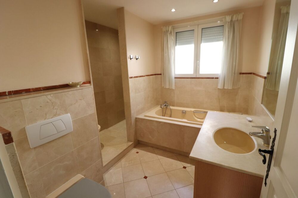 Vente Maison Maison Maison de Ville 3 Faces de 144 m² Perpignan