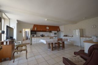  Maison à vendre 14 pièces 278 m²