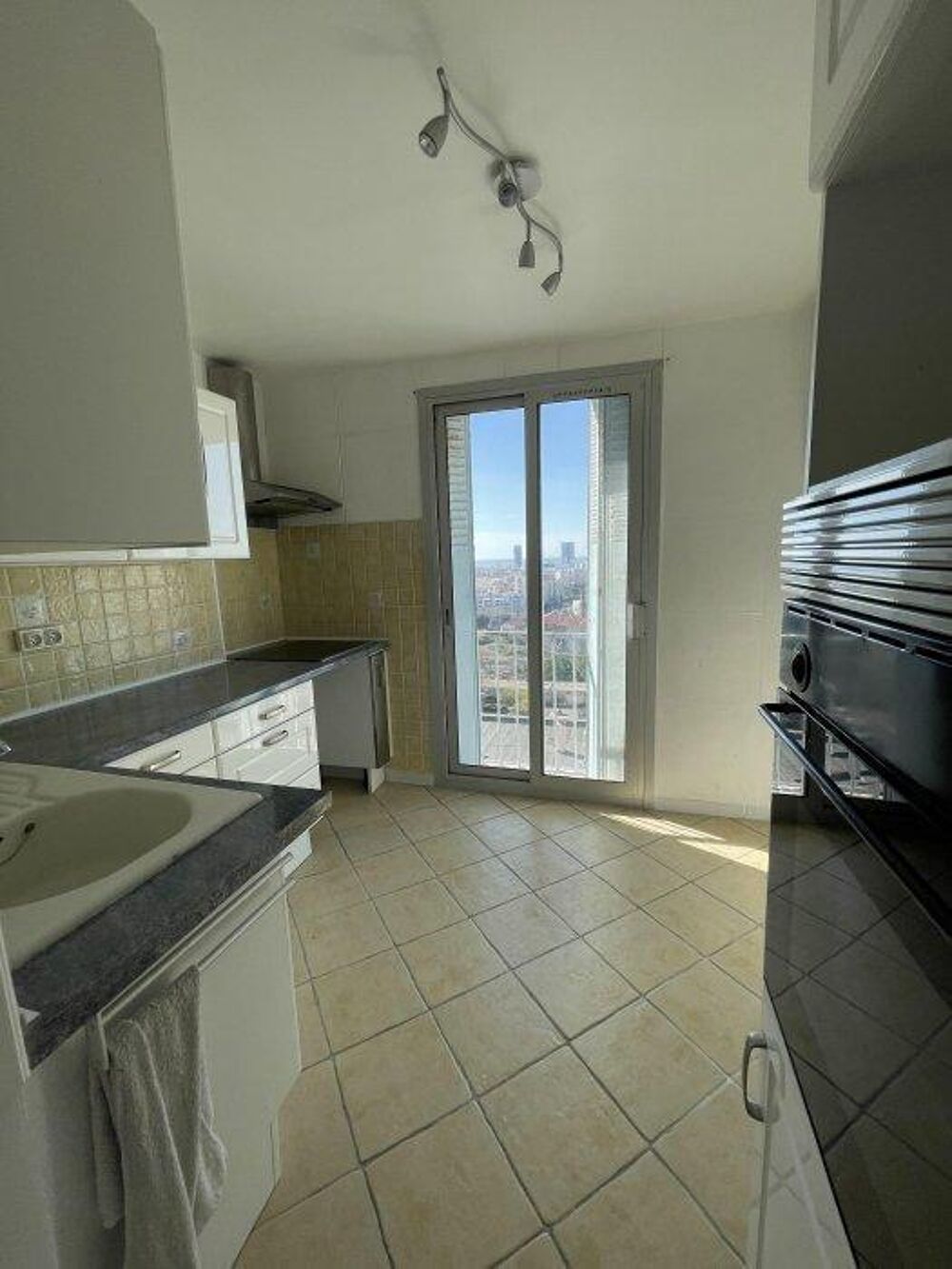 Location Appartement 3 Pièces balcon fermé Marseille 14